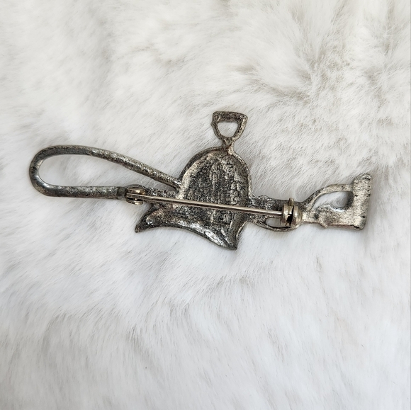 Vintage English Saddle Brooch - Picture 2 of 4